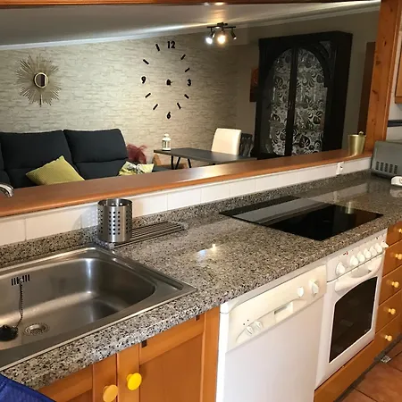 Con Amplia Terraza Cerca Del Hospital Clinico * Santiago de Compostela