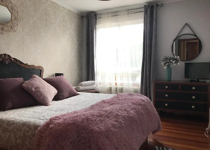 Con Amplia Terraza Cerca Del Hospital Clinico Διαμέρισμα